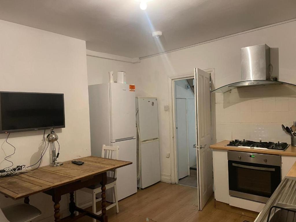 Guest House Balham, South London Spacious, Lambert, 6 Rooms Available 部屋 写真